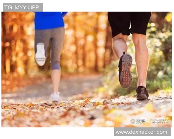 中场休息期间球员调整策略与恢复体力的重要性探讨