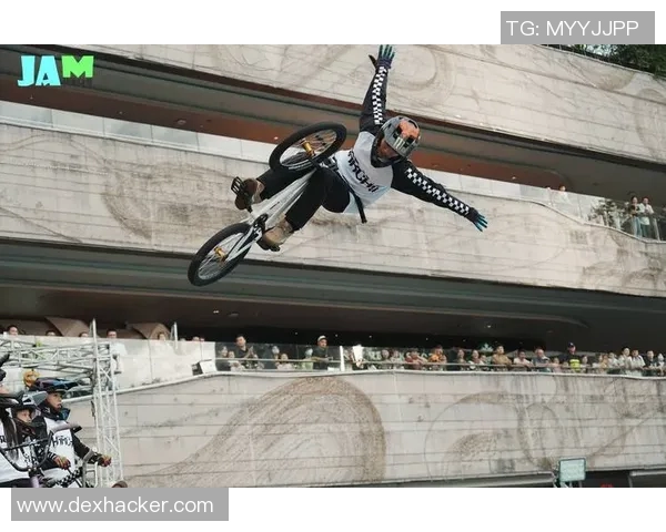 重庆极限运动队在世界滑板锦标赛中的战术分析与表现评估 重庆极限运动队在世界滑板锦标赛中的战术分析与表现评估